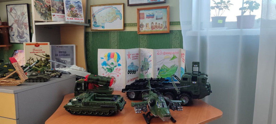 Выставка военной техники Выставка военной техники.